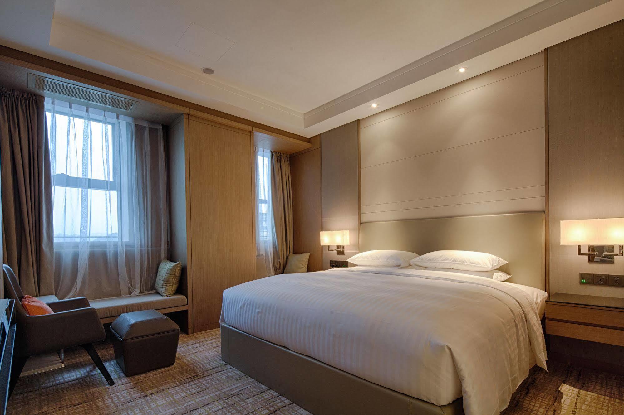 Courtyard By Marriott Xinchang Esterno foto